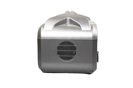 UL / CE Εγκρίθηκε 576Wh AC Output Power Γρήγορη φόρτιση εντός 3 ωρών Φορητό Ηλιακό Σταθμό Ενέργειας με Φως LED Για RV