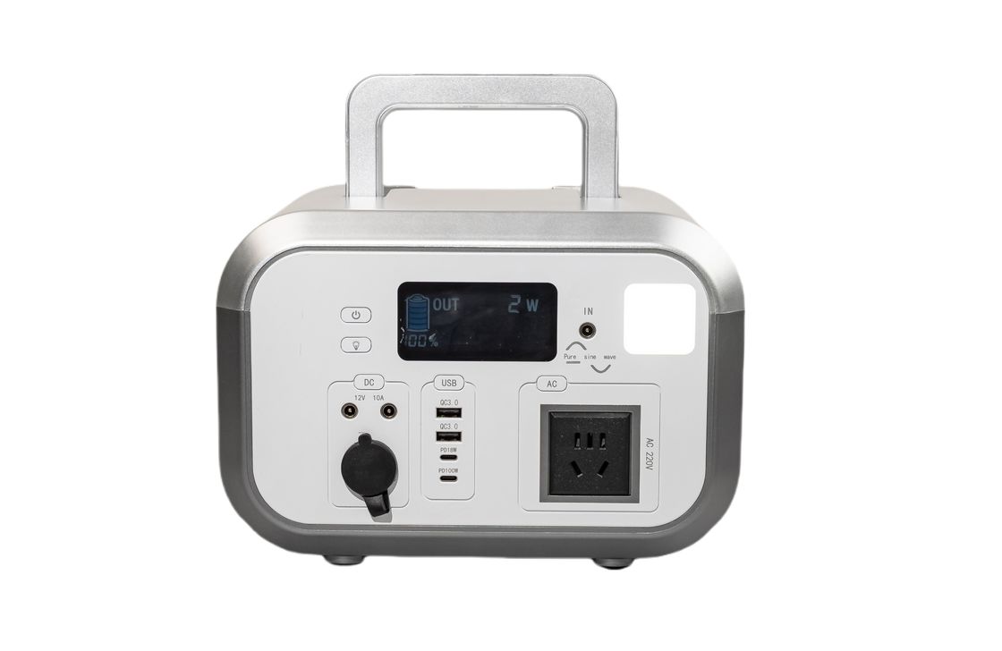 Δύναμη έκδοσης κυματισμού AC έως 1200W Ασύρματη τράπεζα ηλεκτρικής ενέργειας φόρτισης με αδιάβροχο περίβλημα για smartphones