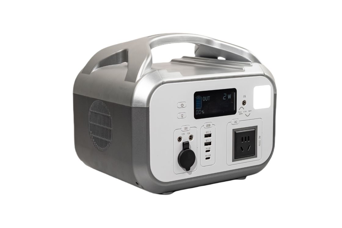 UL / CE Εγκρίθηκε 576Wh AC Output Power Γρήγορη φόρτιση εντός 3 ωρών Φορητό Ηλιακό Σταθμό Ενέργειας με Φως LED Για RV